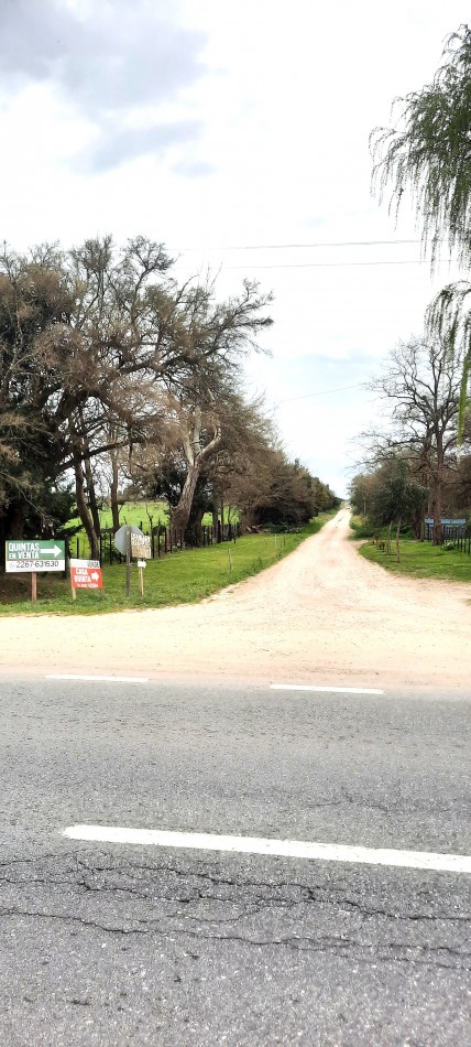 AMPLIO LOTE CON CASA A REPARAR. ENTORNO RURAL A 10´ DE PINAMAR