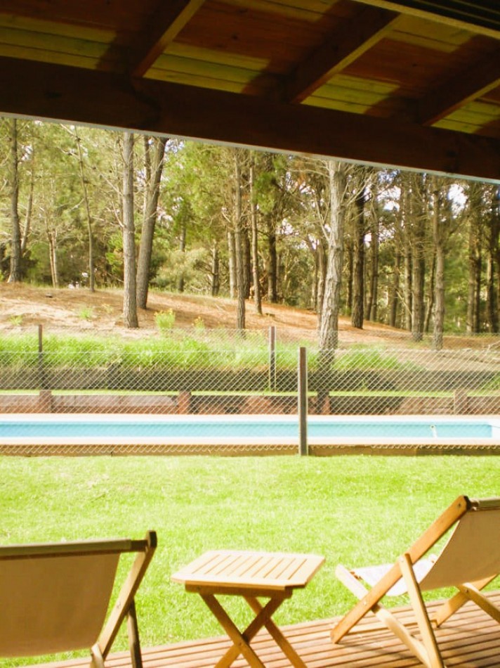 PINAMAR. ALQUILER TEMPORARIO. MODERNA Y COMODA CASA CON PISCINA CLIMATIZADA. 