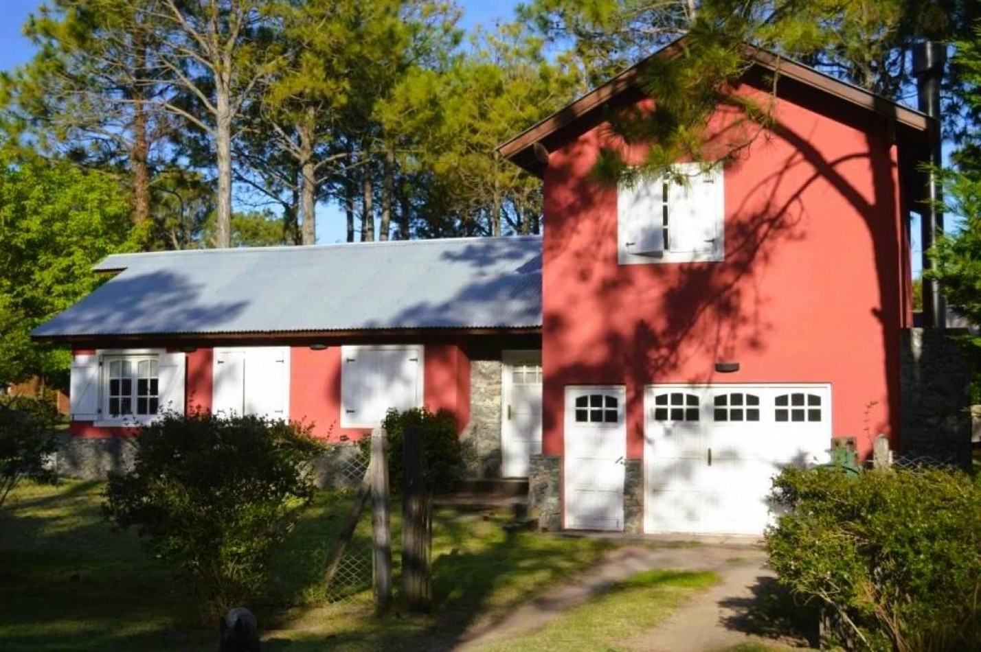 PINAMAR. CHALET EN ALQUILER TEMPORARIO A 200m DE LA PLAYA. CAPACIDAD PARA 7 PERSONAS