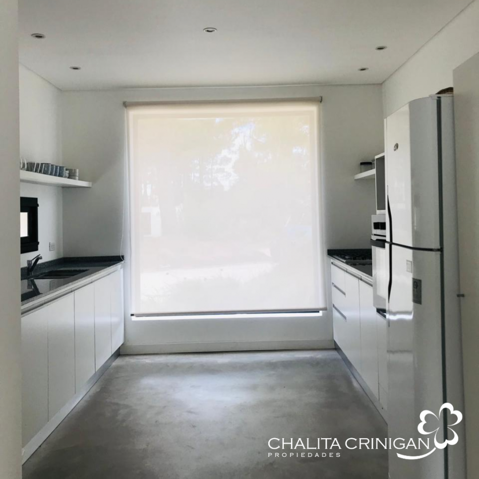 COSTA ESMERALDA, DEPORTIVA 342 - Estilo y Naturaleza: Casa moderna, totalmente equipada . 