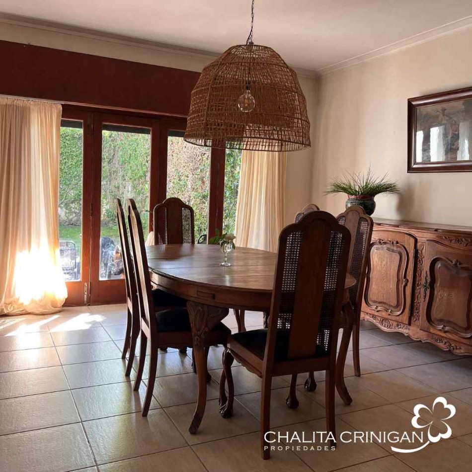 ¡ VENTA ! Gral. Madariaga , Bs. As.   Casa de solida construccion y excelente ubicacion. 