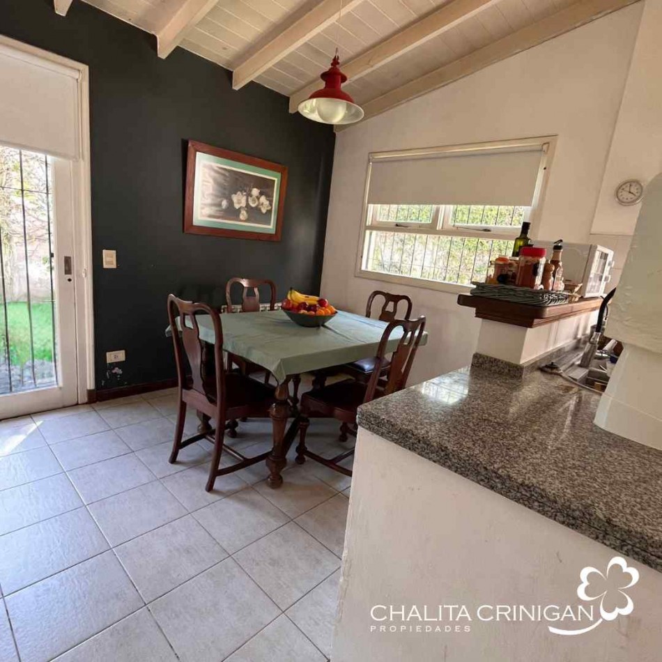 ¡ VENTA ! Gral. Madariaga , Bs. As.   Casa de solida construccion y excelente ubicacion. 