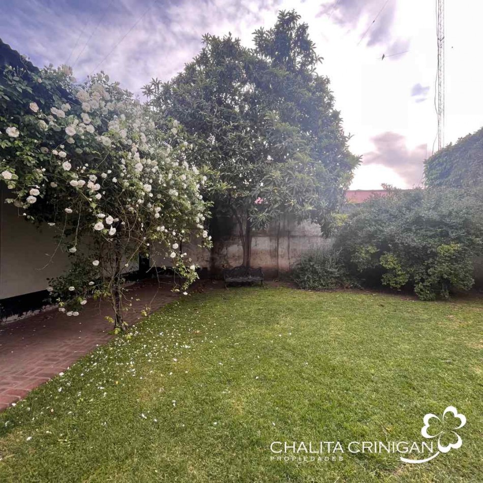 ¡ VENTA ! Gral. Madariaga , Bs. As.   Casa de solida construccion y excelente ubicacion. 