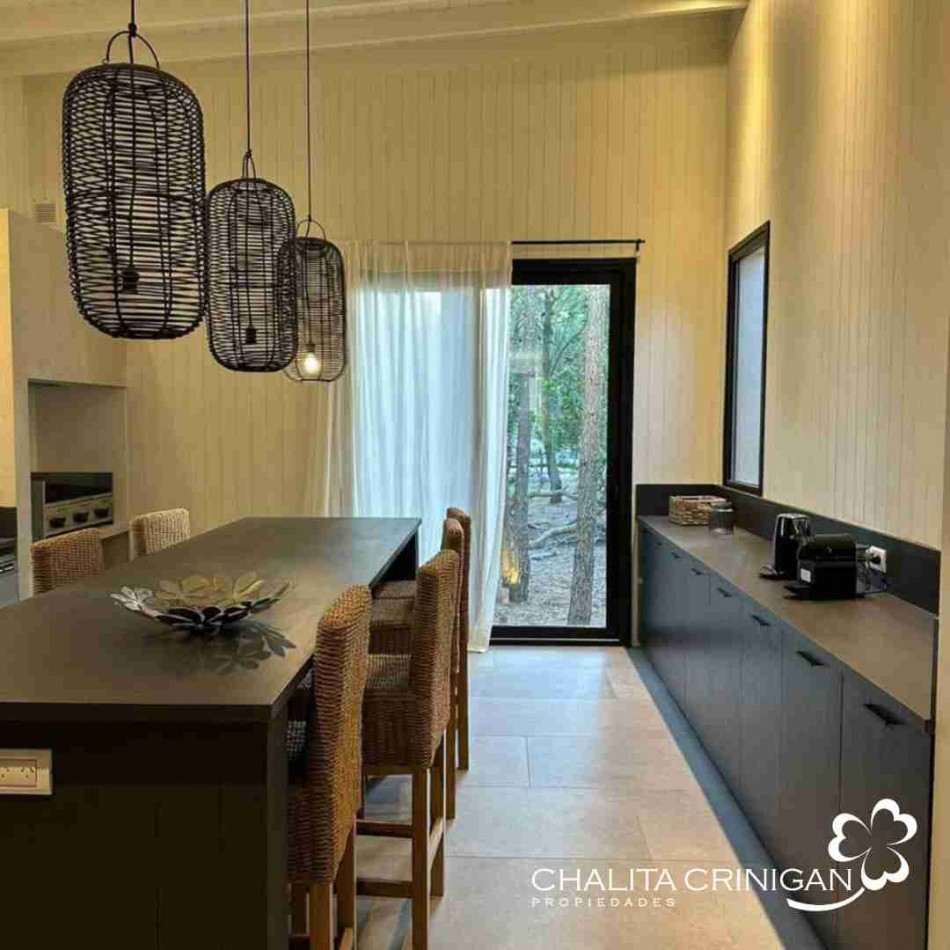 COSTA ESMERALDA- CASA EN VENTA, TOTALMENTE EQUIPADA. BARRIO MARITIMO IV 48