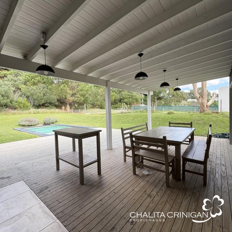 ¡VENTA! Costa Esmeralda, barrio Ecuestre. Casa totalmente equipada