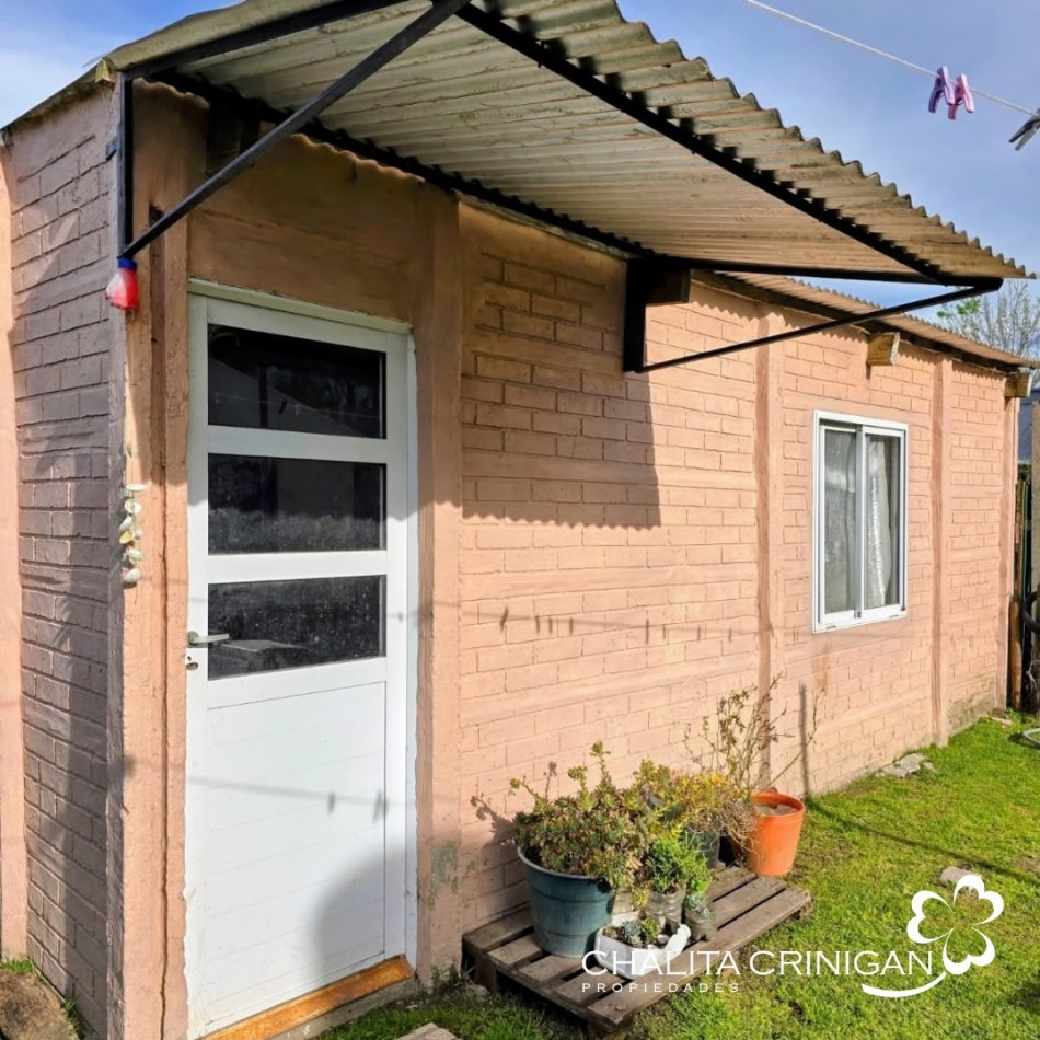 ¡VENTA! Gral. Madariaga - Bs.As. Casa de dos dormitorios mas galpon
