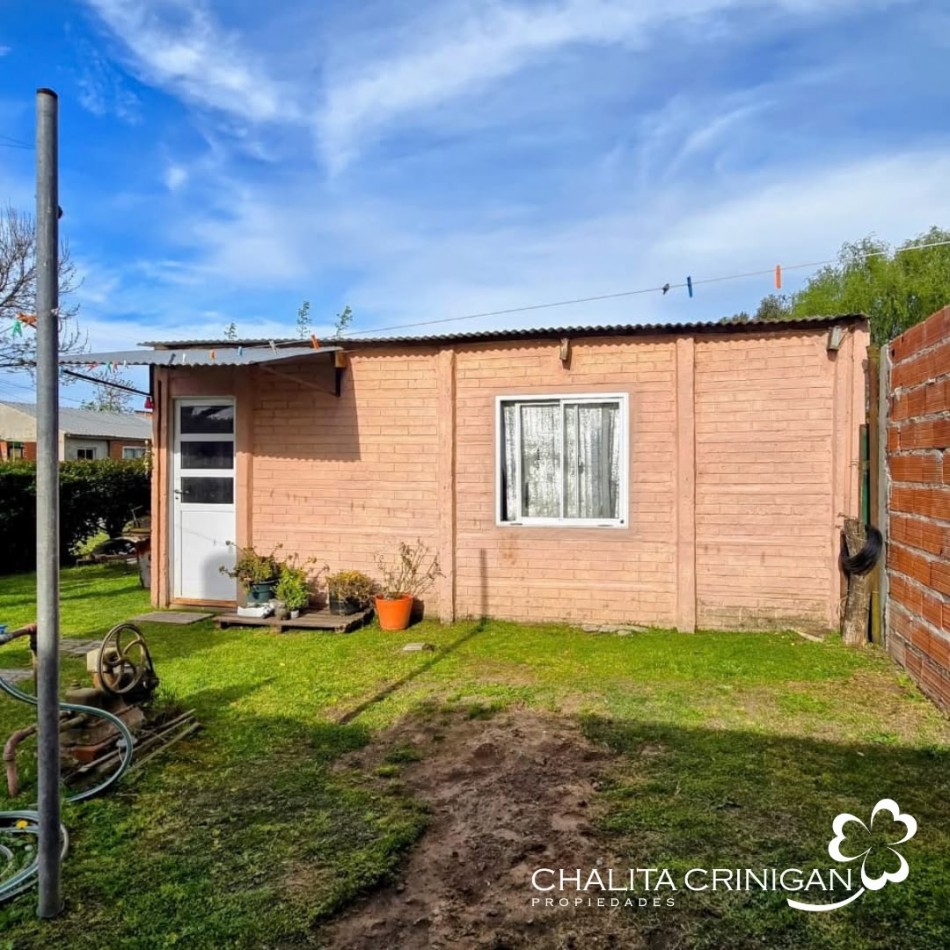 ¡VENTA! Gral. Madariaga - Bs.As. Casa de dos dormitorios mas galpon