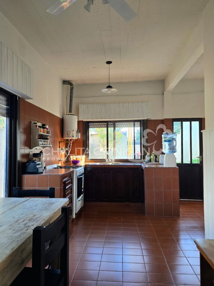 ¡VENTA! Gral. Madariaga, Bs. As. Casa reciclada con local en zona centrica 