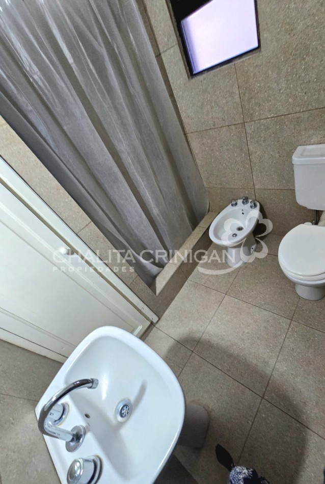 ¡VENTA! Gral. Madariaga, Bs. As. Casa reciclada con local en zona centrica 