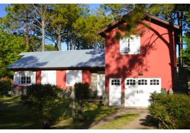 PINAMAR. CHALET EN ALQUILER TEMPORARIO A 200m DE LA PLAYA. CAPACIDAD PARA 7 PERSONAS