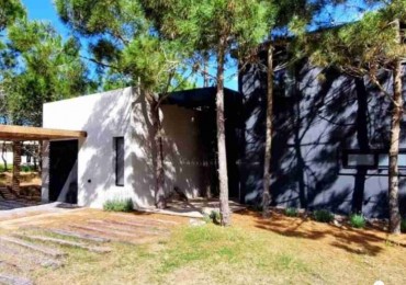 COSTA ESMERALDA- CASA EN VENTA, TOTALMENTE EQUIPADA. BARRIO MARITIMO IV 48