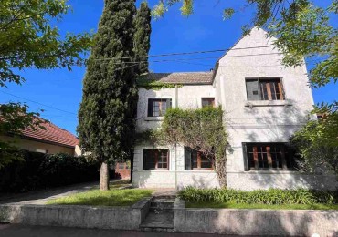 ¡VENTA! GRAL. MADARIAGA, BS. AS, CASA HISTORICA CON EXCELENTE UBICACION 
